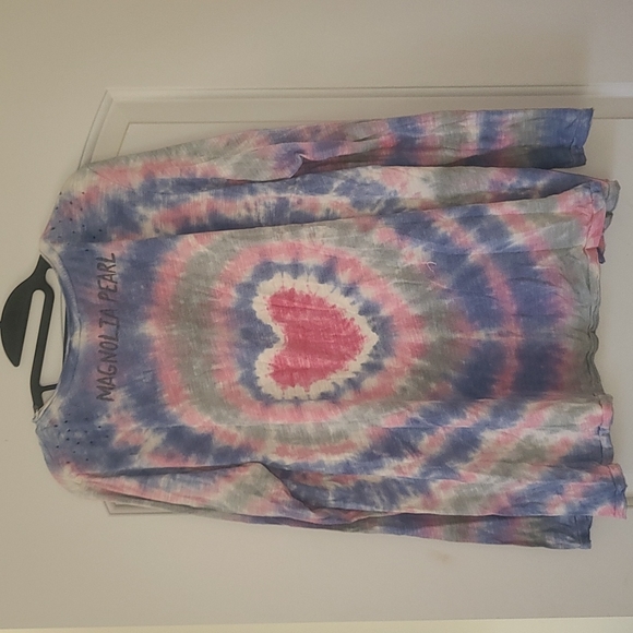 New Magnolia Pearl Love Applique Dylan T Tie Dye Heart Tee Enamour appliqué top - Picture 12 of 16